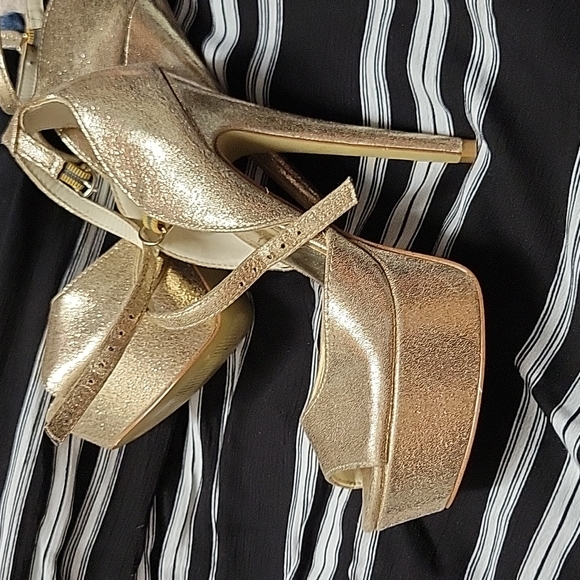 Bebe heels - Picture 4 of 4